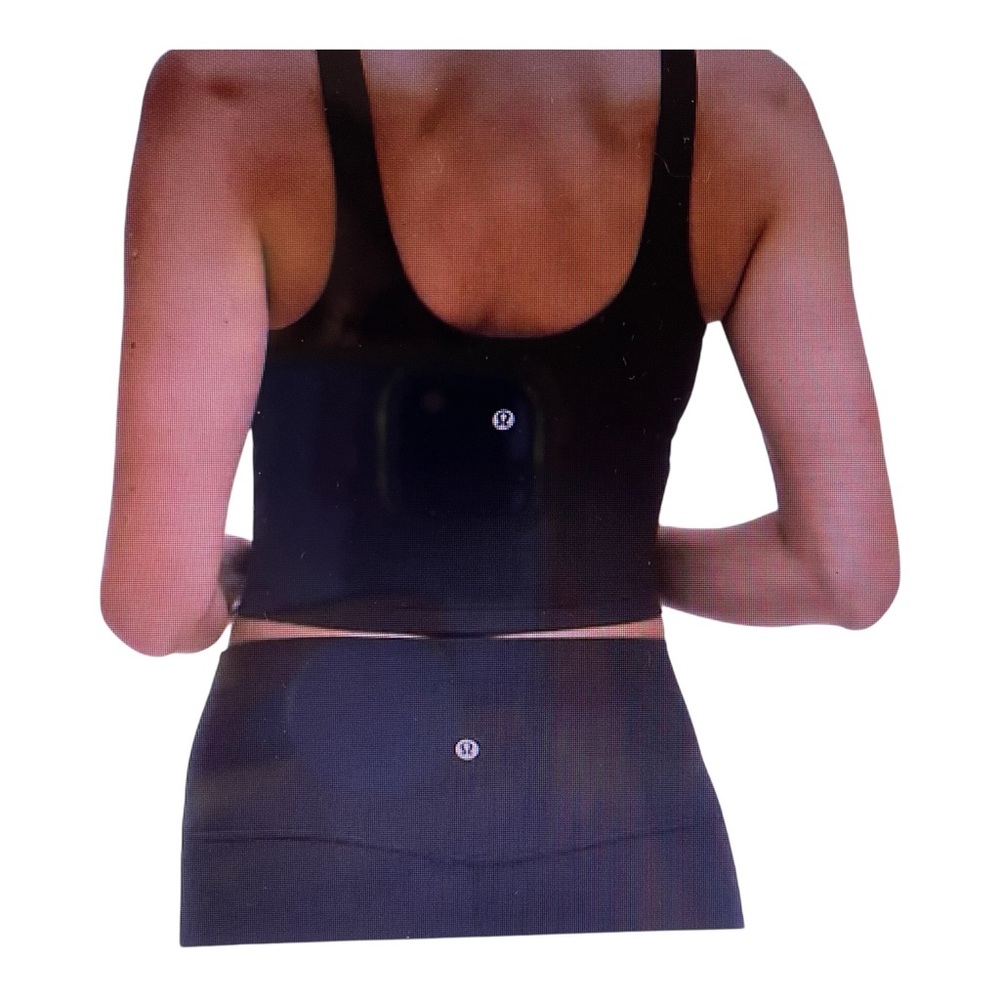 *SOLD* Lululemon Cropped Tank Top Size 2 Black Sports Bra No Padding
